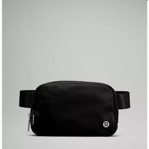 Lululemon black/silver belt bag 1L